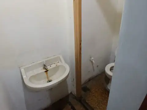 LOCAL DE 80 MTS.2 SOBRE AV. EVA PERON