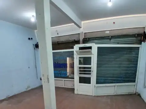 Local en Alquiler en Lanus Este, $ 700.000