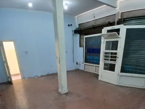 LOCAL DE 80 MTS.2 SOBRE AV. EVA PERON