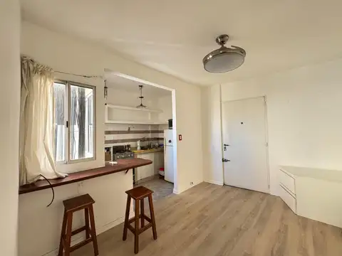 Hermoso 2 Ambientes con balcón francés