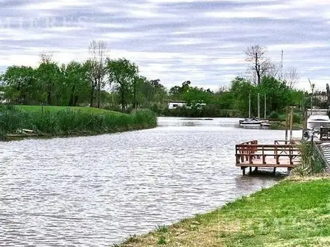 Lote con salida al Rio en El Canal, Villanueva.