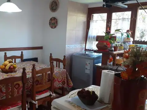 SE VENDE ELEGANTE CHALET EN VILLA GESELL  