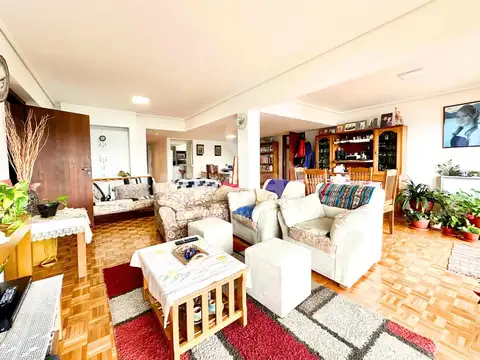 Departamento en Venta de 6 ambientes