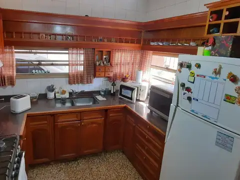 Casa 5 ambientes con 3 baños