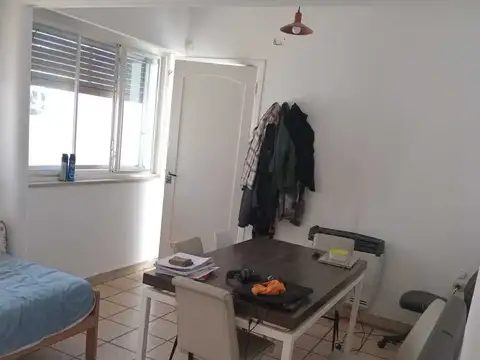 Depto Tipo Casa en Alquiler de 4 ambientes