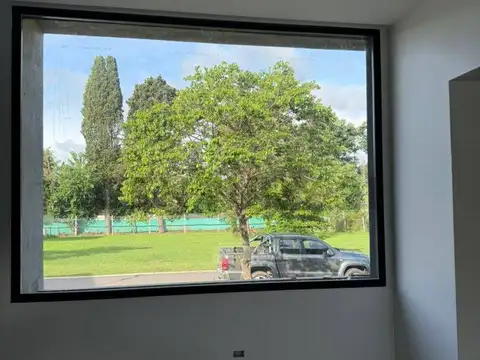 Venta casa en barrio cerrado Alvear de Benavidez cerca de Villanueva 4 dormitorios