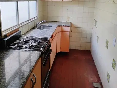 Alquiler depto 2 ambientes con balcon. Caballito.