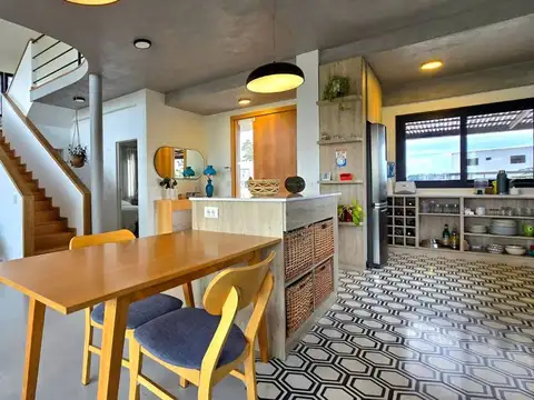 VENTA CASA DE DISEÑO -PILAR- Acepta prop. en pago