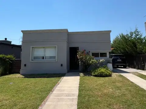 VENTA DE CASA 3 AMBIENTES EN BARRIO LAGUNA AZUL