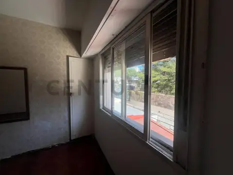 Departamento 6 ambientes con 1 baño