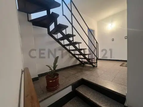 Av. Francia 900, Piso 1