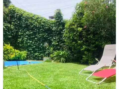 OPORTUNIDAD  CASA ITUZAINGO CENTRO 5 AMB. 300M2 A NUEVO PISCINA,COCHERAS, APTA EMPRENDIMIENTO