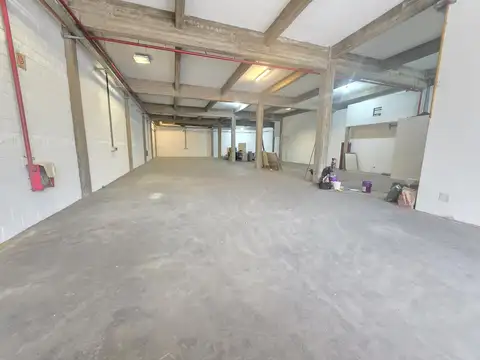 ALQUILER GALPON / DEPÓSITO DOBLE PLANTA EN VILLA SOLDATI