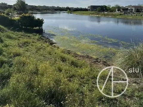 Lote al agua venta barrio San Matias Escobar