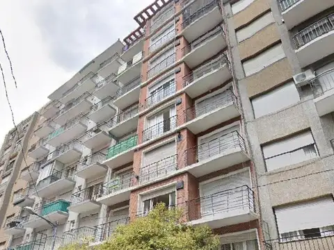 Corrientes e/ Moreno y Bolivar