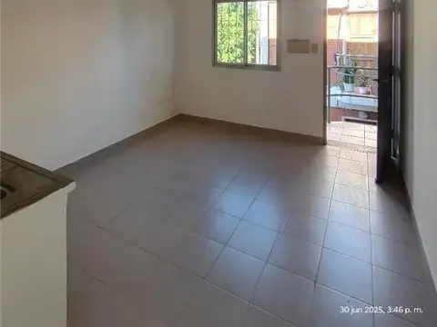 Departamento en Alquiler en Villa Asunción, $ 300.000