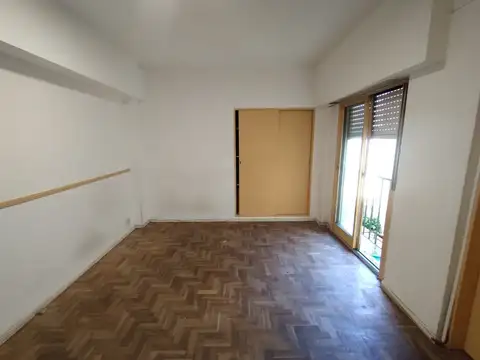 Departamento de 1 Ambiente Lateral – Muy Luminoso. Excelente Ubicación.