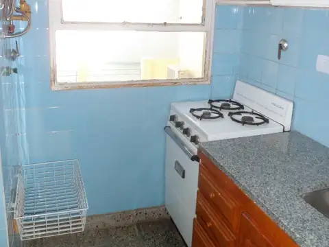 Departamento de 1 Ambiente Lateral – Muy Luminoso. Excelente Ubicación.