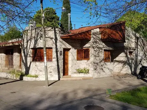 AVENIDA 25 Y ESQUINA 63