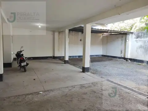 Juan D Perón  al 1600