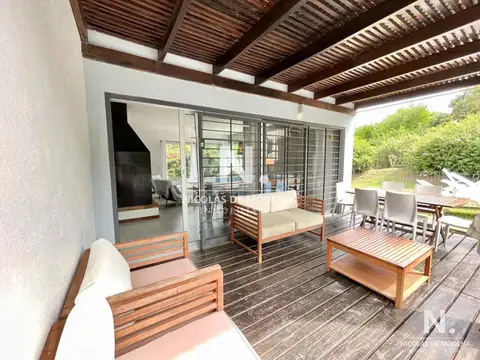 Casa 5 ambientes con 4 baños