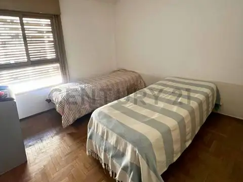 Departamento 6 ambientes con 1 baño