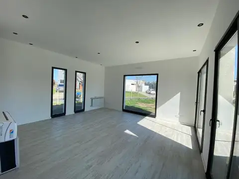 Casa en Venta en El Canton, USD 350.000