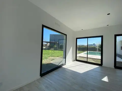 Casa 4 ambientes con 3 baños