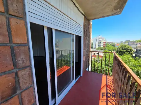 Departamento en Alquiler en Monte Castro, $ 420.000