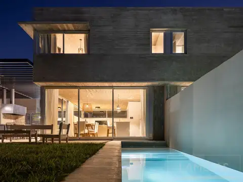 Casa en Venta en Funes, USD 320.000