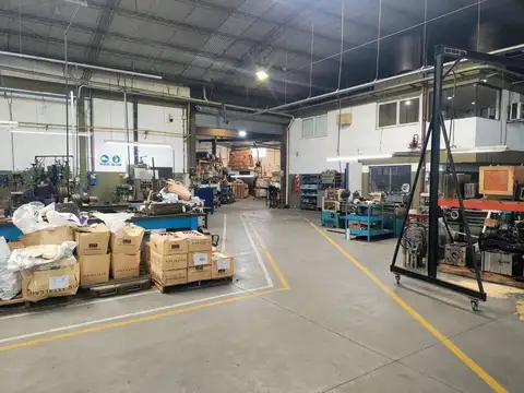 Galpon en Venta en Loma Hermosa, USD 999.000