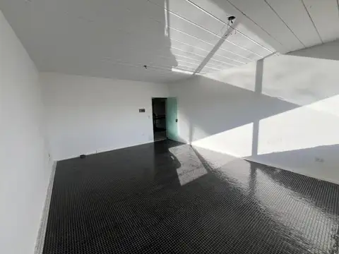 Oficina en Alquiler en Benavidez, $ 720.000