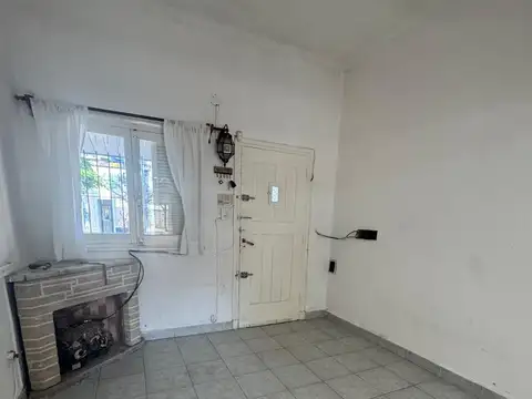 PH  tipo casa 3 ambientes con patio y lavadero en Terminal Nueva