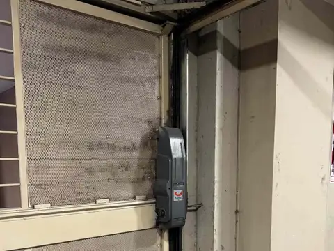 Cochera en Venta en Monte Castro