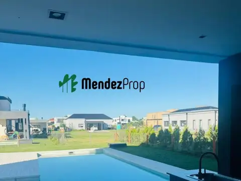 Casa en Alquiler Temporal con 4 cocheras