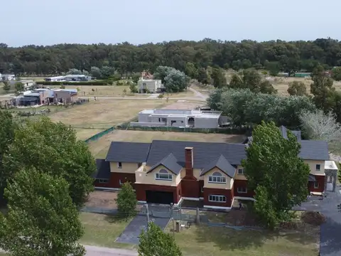 Casa en Venta en La Plata [Cod: 666]