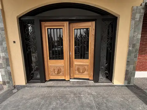 Casa en Venta en La Plata, USD 2.100.000