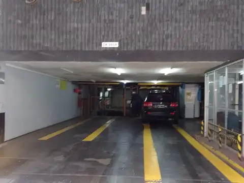 Av .Corrientes  esquina Uruguay 1400