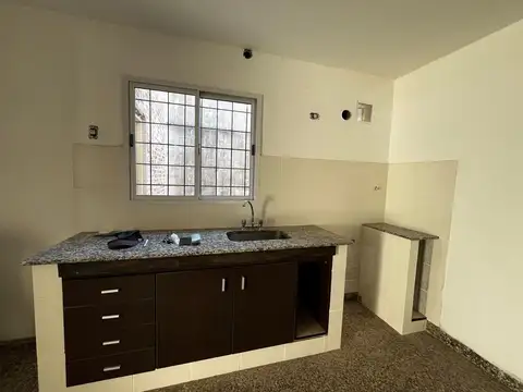 Casa 3 ambientes con 1 baño