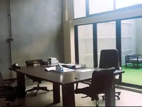 Local en Venta Via Púb.