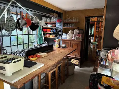 Casa en Venta con 3 cocheras