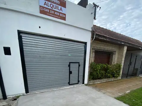 Local en Alquiler en City Bell, $ 450.000