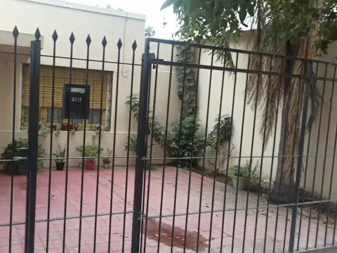 VENTA CASA ESQUINA 2 DORM. TALLERES ESTE CÓRDOBA