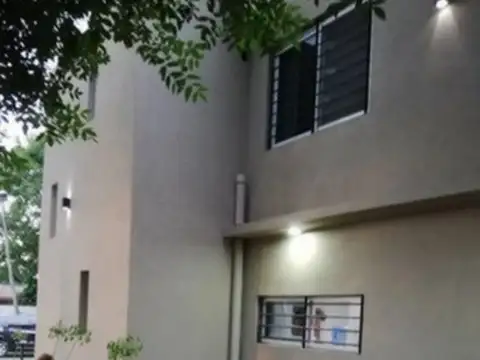 Vende Impecable Casa 4 Ambientes - Sourigues