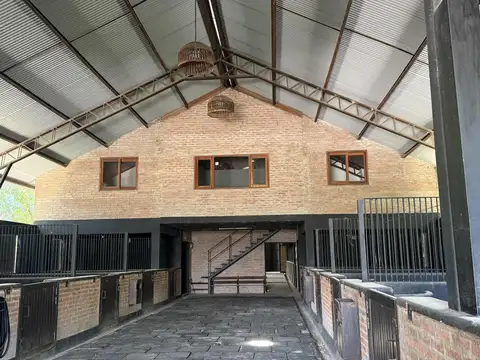 Alquiler Caballerizas  en  Centauros | VCO Propiedades