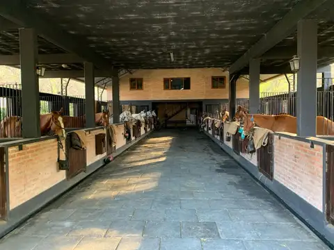 Alquiler Caballerizas  en  Centauros | VCO Propiedades