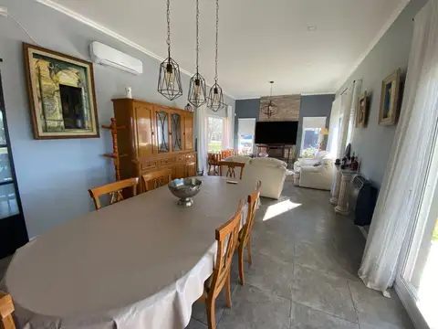 Casa en Venta en Lobos, USD 255.000