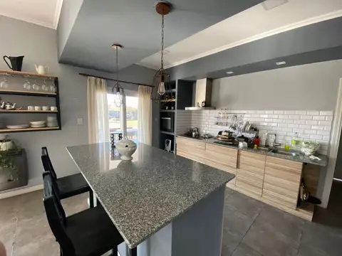 Casa 3 ambientes con 3 baños