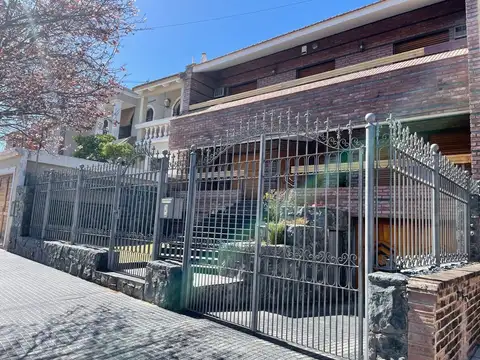 VENTA CASA 4 D. EN B° SAN SALVADOR