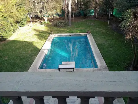 Casa 5 ambientes con 2 baños